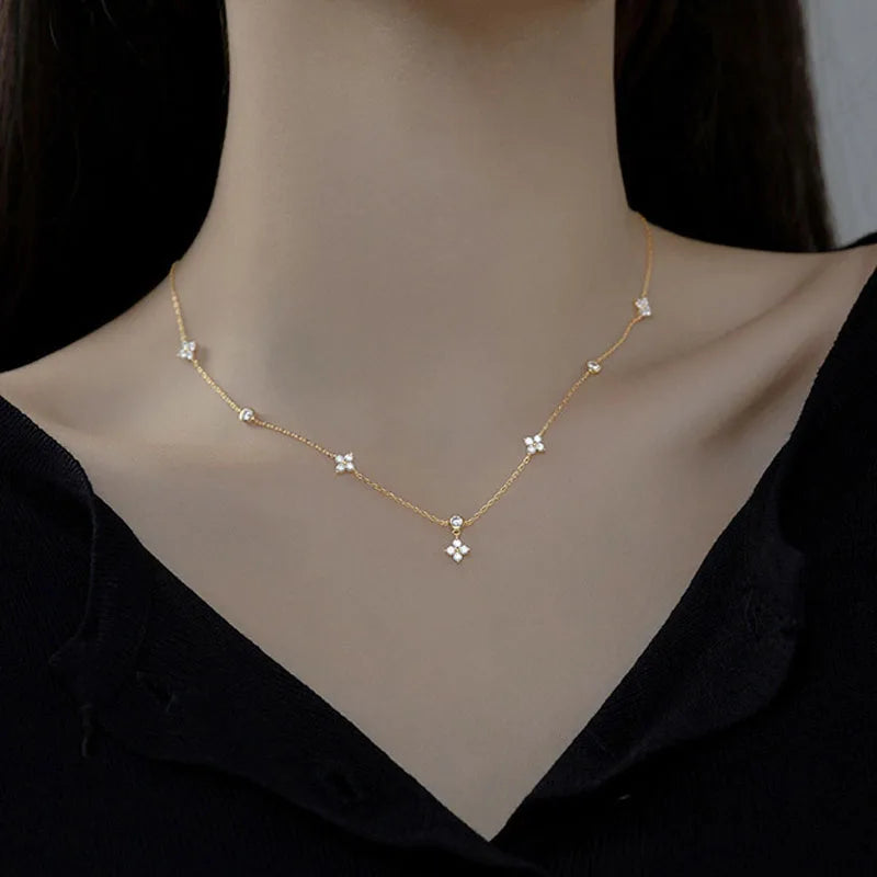 "Cloveré" Necklace
