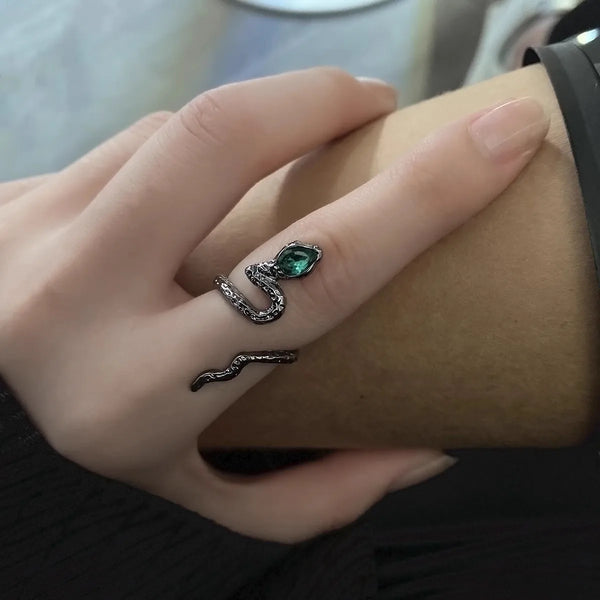 "Viperess" Ring